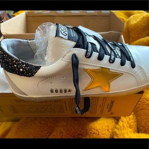 Brand new Golden goose Sneakers never worn size 39